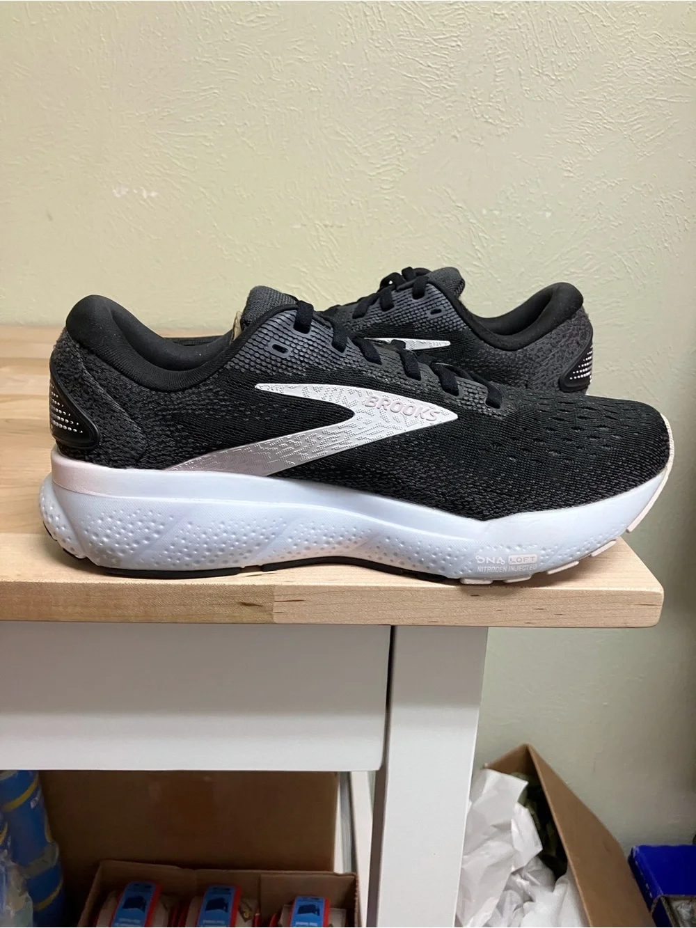 Brooks women’s Ghost 16